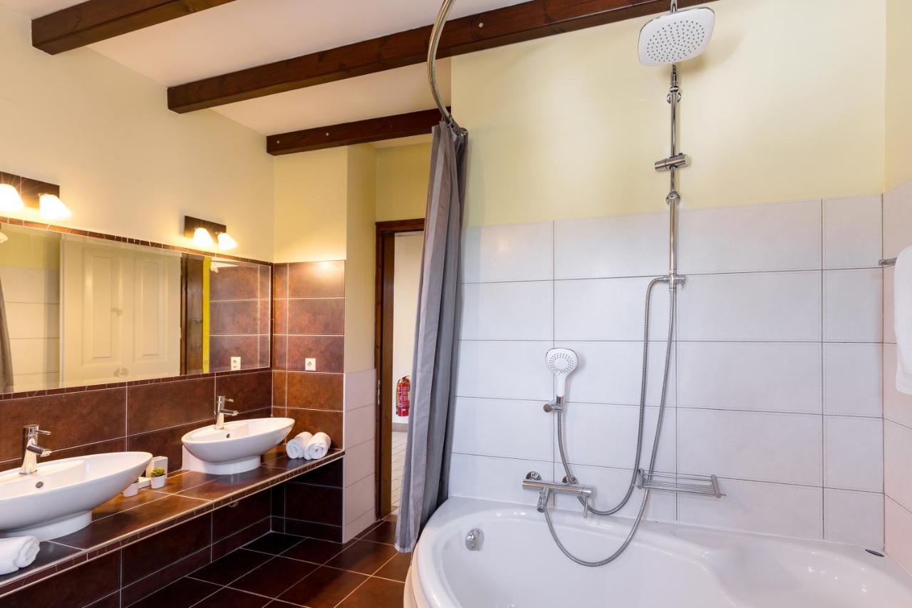 Villa St Nicholas House With Private Heated Pool Dassiá Eksteriør bilde